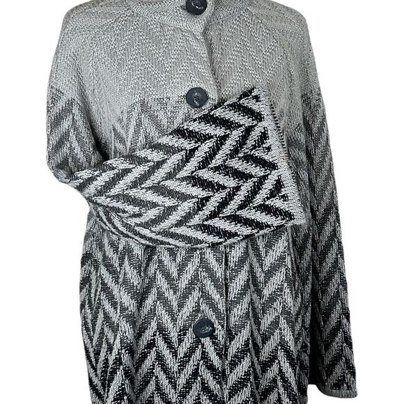 JM Collection Button down Sweater.            Size: LP - Picture 6 of 9